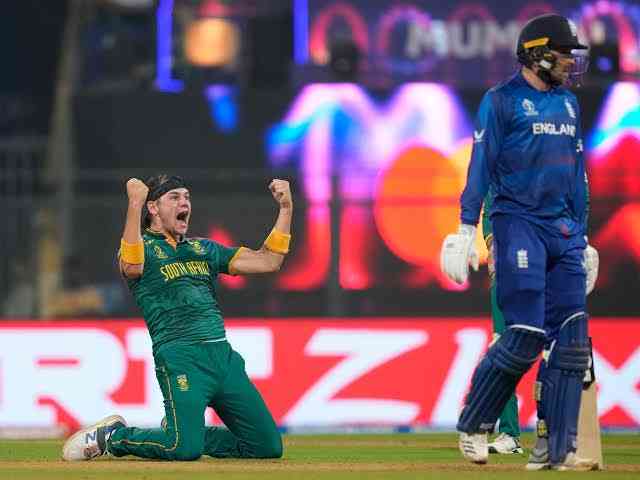 England Cricketers Suffer Crushing Defeat to South Africa in First ODI | MirrorLog